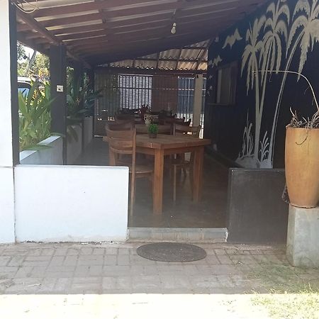 Negombo Royal Villa By Hotel Oviniru Exterior photo