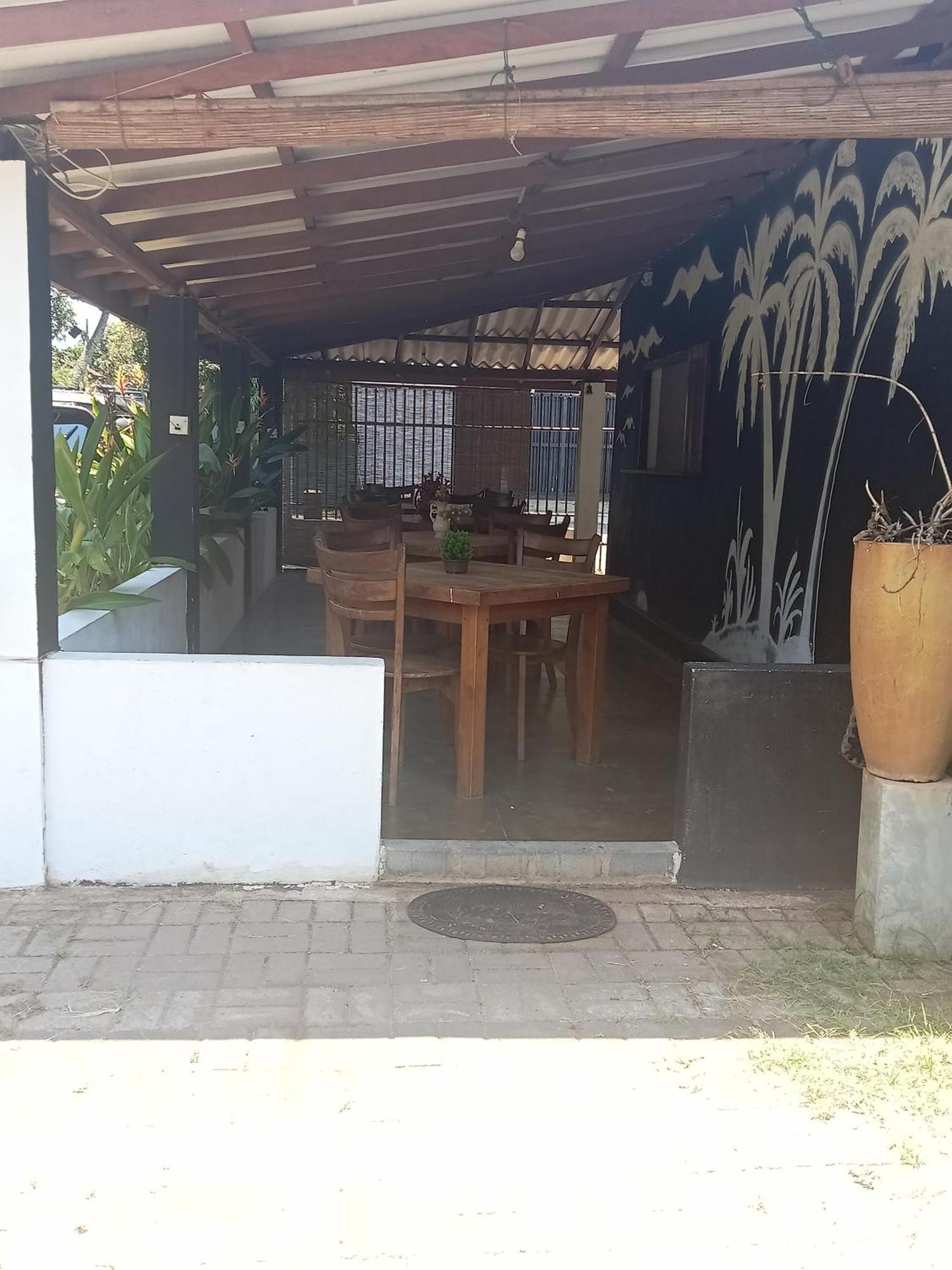 Negombo Royal Villa By Hotel Oviniru Exterior photo