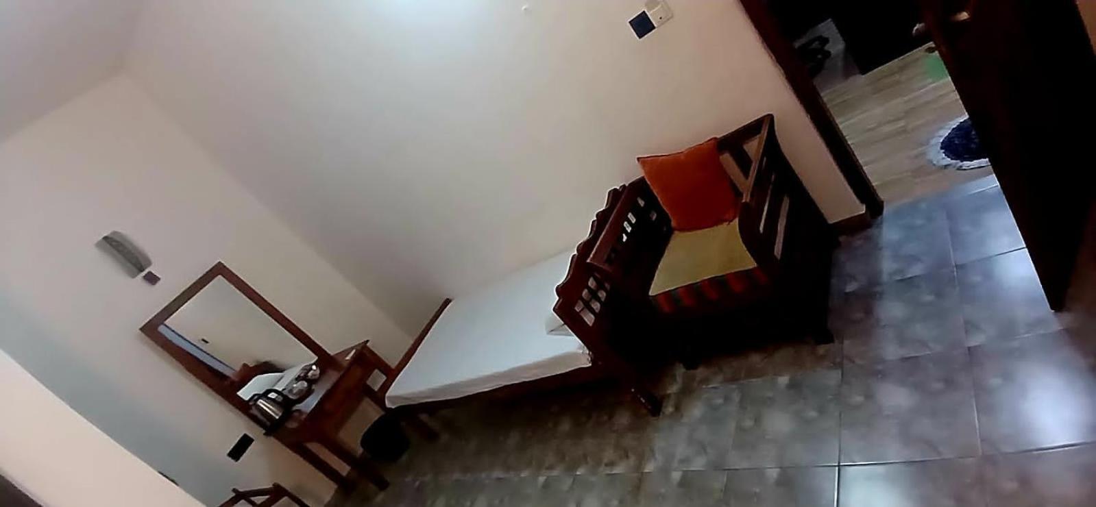 Negombo Royal Villa By Hotel Oviniru Exterior photo